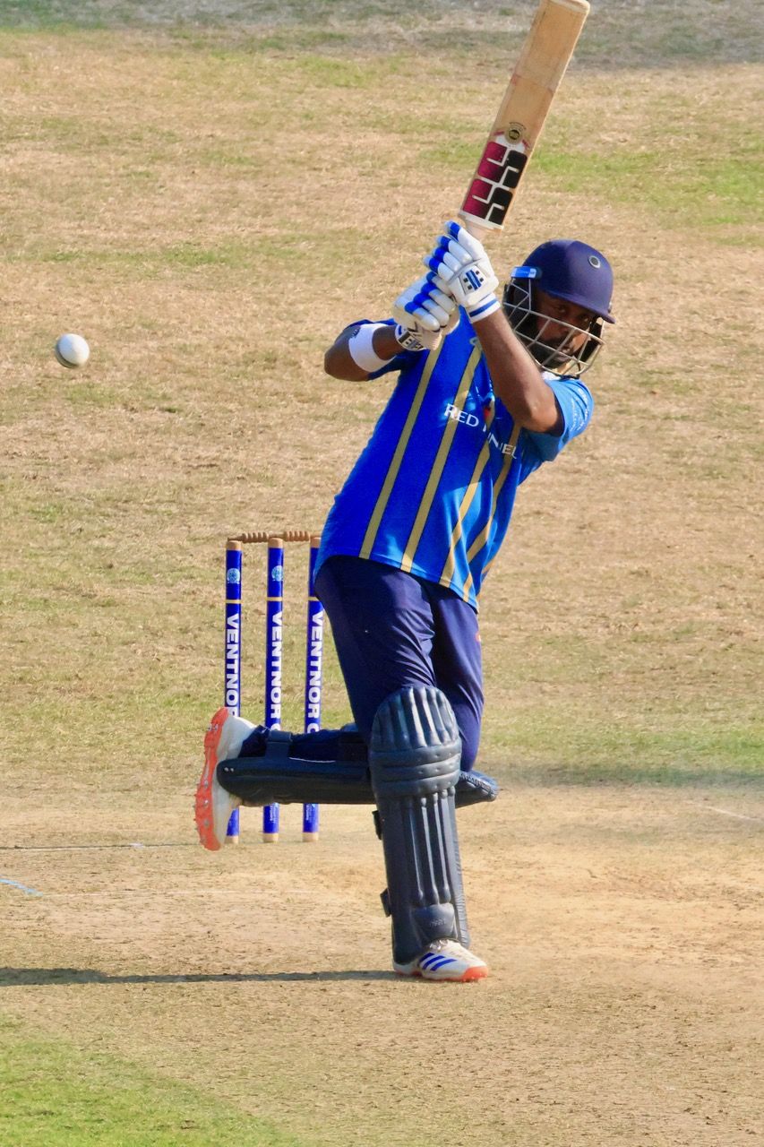 Dini Thimodya on his way to 63